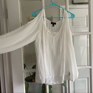 White cold shoulder shirt w/under cami
